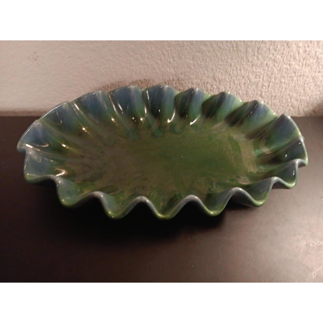 GORGEOUS Vintage Royal Haeger Variegated Glazed 8"x14" Ruffled Ceramic Oval Bowl. This vintage Royal Haeger oval bowl is a...