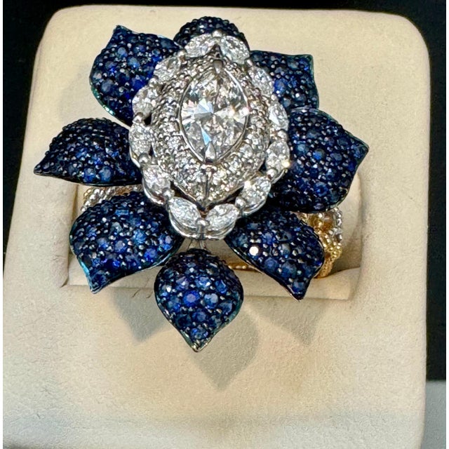 Arts & Crafts 3 Ct Blue Sapphire & 1.5 Ct Diamond Flower Ring in 18 Kt Two Tone Gold Size7 For Sale - Image 3 of 18