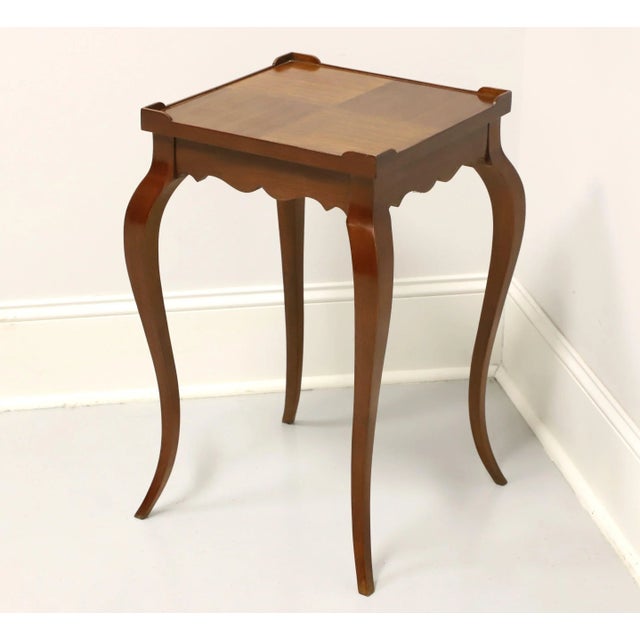 French Hekman Walnut Inlaid Parquetry Square French Louis XV Accent Table For Sale - Image 3 of 8