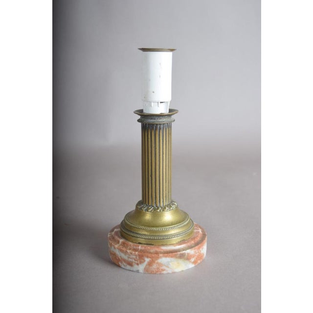 French Neoclassical Brass and Marble Table Lamps, 1920s, Set of 2 For Sale - Image 4 of 10