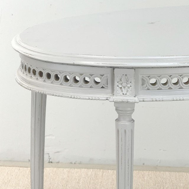 Antique French Louis XVI Painted Oval Center Table ~ End Table For Sale - Image 13 of 18