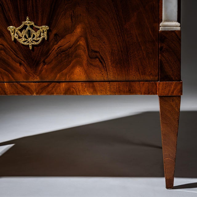 Early Biedermeier Chest of Drawers with Marble Pilasters, Berlin, 1800 For Sale - Image 6 of 9