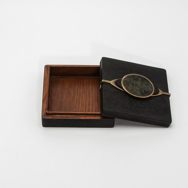 The "Victoria" Box Set by Kifu Paris exudes luxury and craftsmanship, featuring two exquisite boxes in black shagreen,...