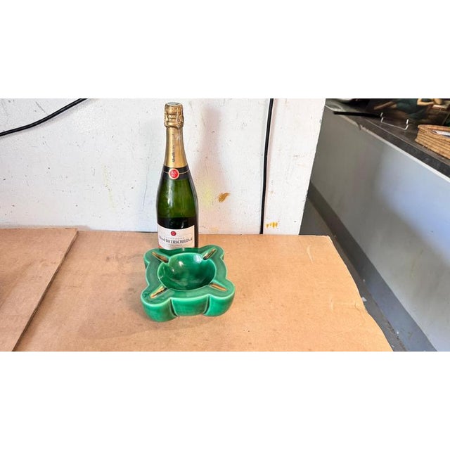 French Art Deco Green Ceramic Ashtray with Gilded Details, 1940s For Sale - Image 4 of 12