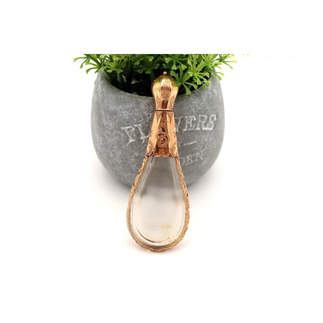 Perfume Bottle in Glass and 15K Gold, 1800s For Sale - Image 6 of 7