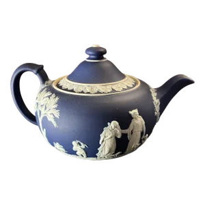 Early 20th Century Wedgwood Blue Jasperware Teapot & Lid