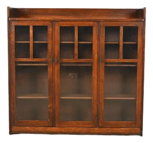 Limbert Antique Mission Oak Arts and Crafts Triple Bookcase Cabinet, Circa 1900