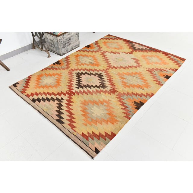 Vintage Turkish Kilim Rug in Wool, in Flawless conditions. Designed 1970 to 1979