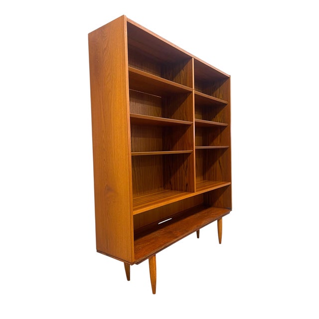 Vintage Mid Century Modern Danish Bookcase With Adjustable Shelving and Tapered Legs For Sale - Image 4 of 10