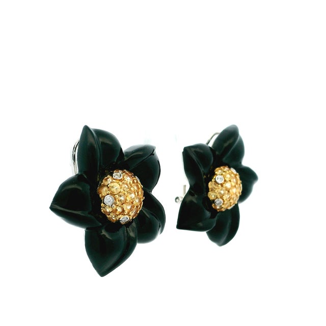 Modern Italian Black Onyx Flower Earrings in 18k White Gold For Sale - Image 3 of 17