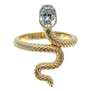 18k Yellow Gold Diamond Head Snake Ring, Size 7 For Sale
