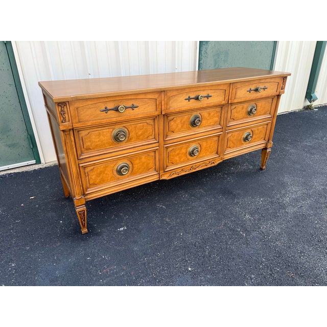 Neoclassical Vintage 9-Drawer Neoclassical Fruitwood and Burl Dresser For Sale - Image 3 of 12