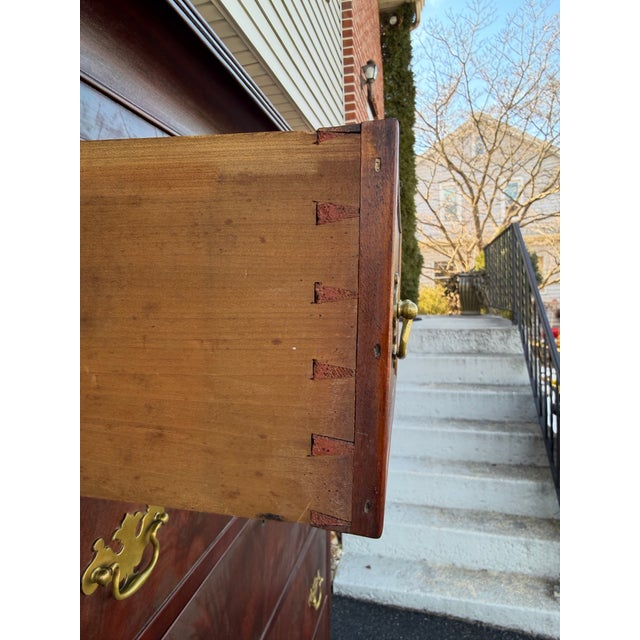 Early 19th Century Antique Mahogany Sheraton Tall Chest, Pennsylvania, Attributed For Sale - Image 5 of 12