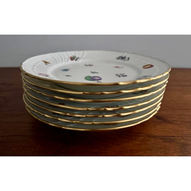 Farmhouse Richard Ginori Hand-Painted Luncheon Plates- Set of 7 For Sale - Image 3 of 5