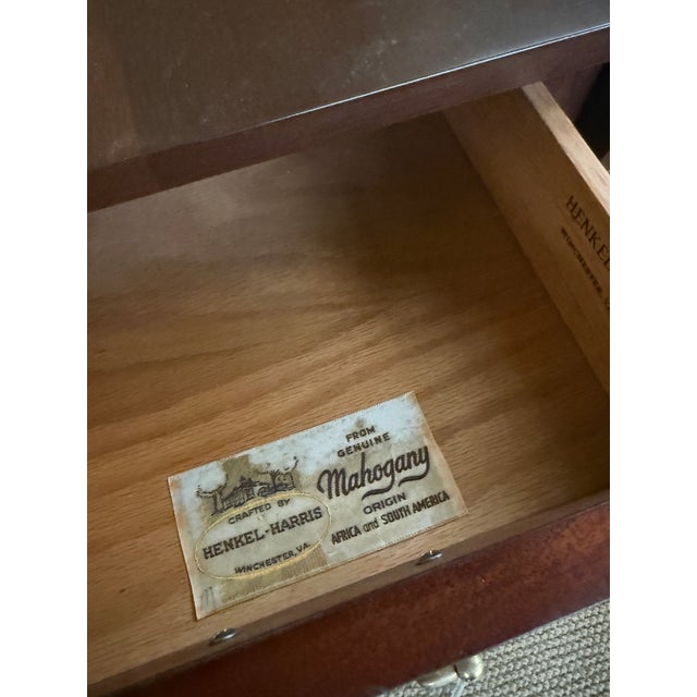 Henkel Harris Georgian Mahogany Pembroke Drop-Leaf Side Table For Sale - Image 16 of 18