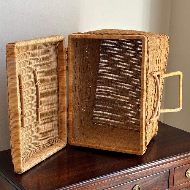 Mid 20th Century Mid 20th Century Vintage Natural Woven Wicker Carrying Case Basket For Sale - Image 5 of 12