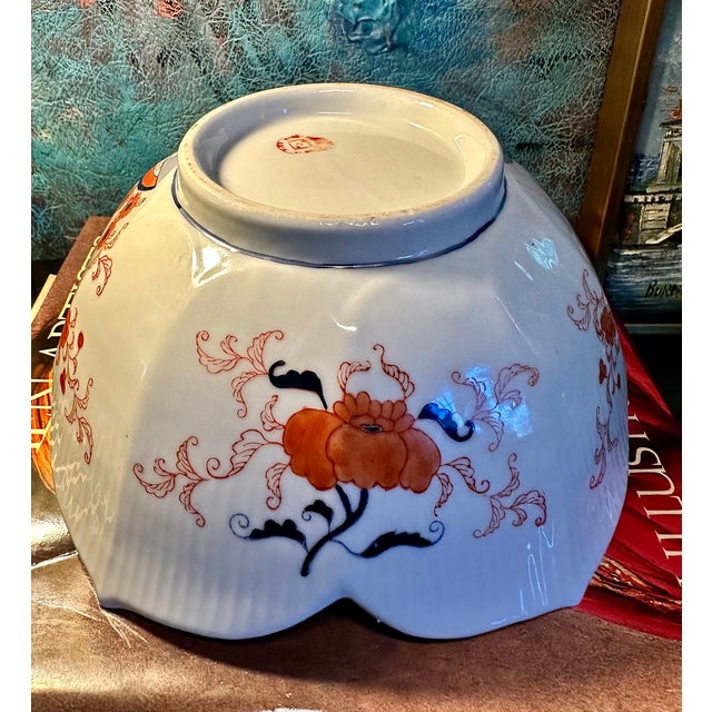 Antique Japanese Arita Imari Porcelain Chrysanthemum Bowl | Edo Period | Early 18th Century | Hand-Painted Fuku Mark For Sale - Image 12 of 18