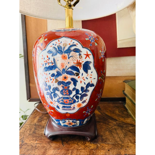 Vintage Chinoiserie Imari Style Table Lamp on Ming Base, Deep Burgundy and Navy Asian Floral Porcelain Lamp For Sale - Image 9 of 11