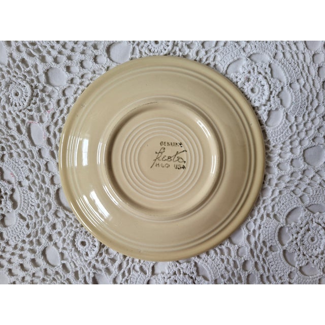 Mid-Century Modern 1940s Homer Laughlin Fiestaware Old Cream Salad Plate For Sale - Image 3 of 3