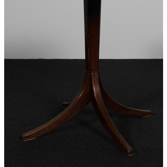 Wood Vintage Round Coffee Table in Mahogany by Frits Henningsen, Denmark, 1950s For Sale - Image 7 of 8