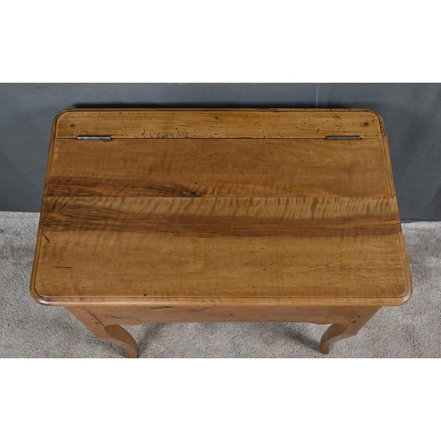 18th Century Louis XV Walnut and Pear Wood Kneading Table For Sale - Image 6 of 14