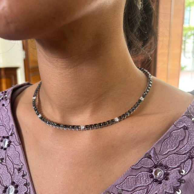 Early 21st Century Natural diamond 27.64ct necklace in 18k god For Sale - Image 5 of 18