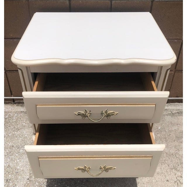 Vintage French Provincial Ivory & Gold Side/End Table Nightstand For Sale In West Palm - Image 6 of 14