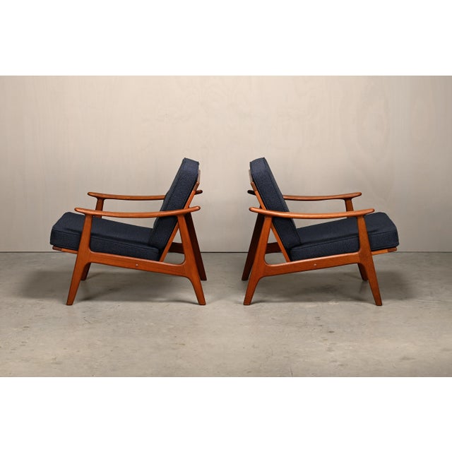 Mid-Century Modern Scandinavian Modern Lounge Chairs in Teak and Dark Blue Bouclé Fabric, 1960s, Set of 2 For Sale - Image 3 of 18