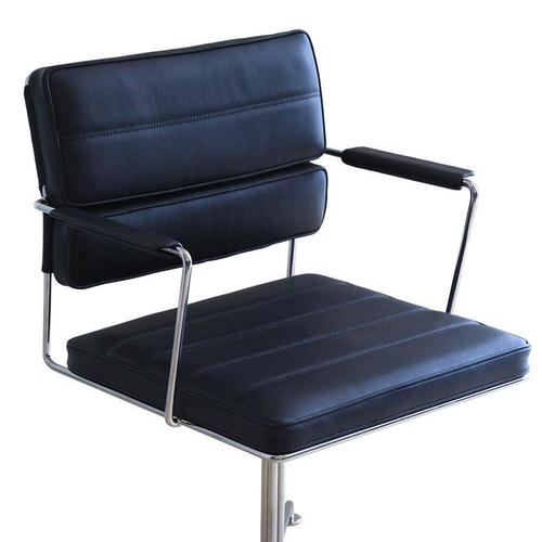 The time chair is a dynamic and comfortable conference chair designed by Henrik Tengler in 2012. The chair is purposely...