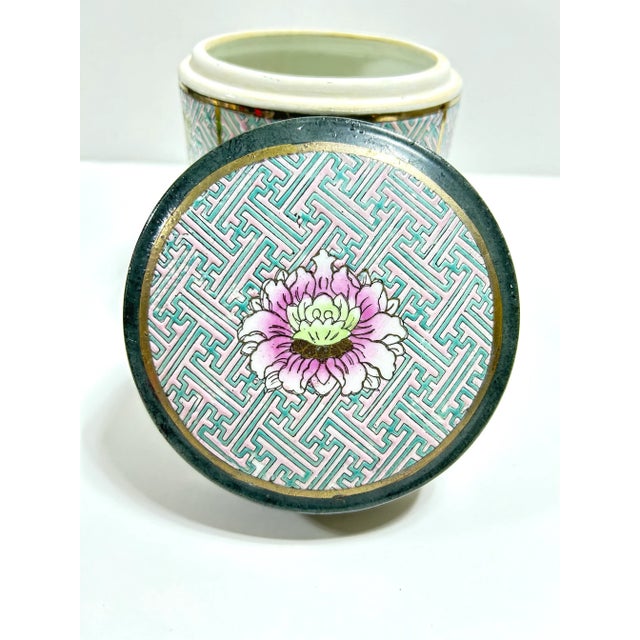 Ceramic Vintage Porcelain Chinoiserie Lidded Ginger Jar For Sale - Image 7 of 12