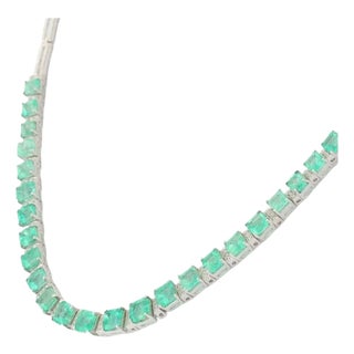 Emerald and Diamond Beaded Necklace in 18k White Gold, 17ct by VRJewels For Sale