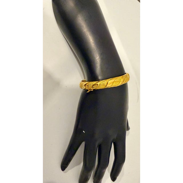 VINTAGE 24 Karat Yellow Pure Gold 27.5 Gm SMALL Bangle Bracelet, Openable For Sale - Image 17 of 18