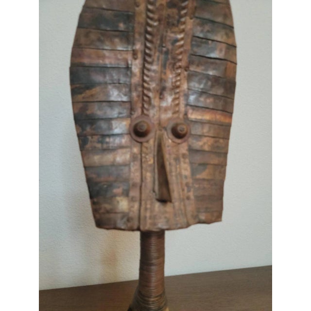 Figurative Rare African Mahongwe Osseyba Reliquary Guardian Figure Tribal Folk Art Sculpture For Sale - Image 3 of 11