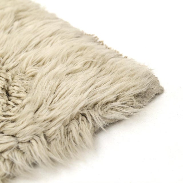 White Rectangular Rug in Natural Wool, 1970s For Sale - Image 8 of 12