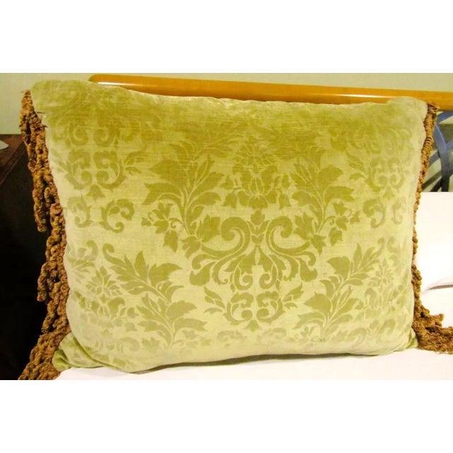 Traditional 1980s Designer Handmade Green Cotton and Velvet Down Pillow With a Rope Fringe Trim For Sale - Image 3 of 5