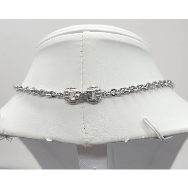 Vintage 1970s Signed Monet Rhodium Articulated Pendant Necklace For Sale - Image 9 of 10