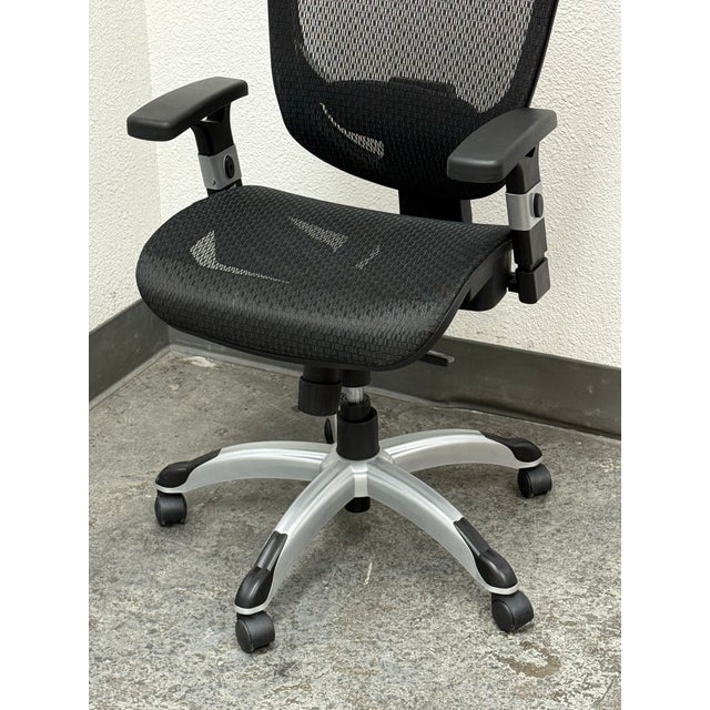 Traditional Hyken Ergonomic Mesh Swivel Task Chair For Sale - Image 3 of 12