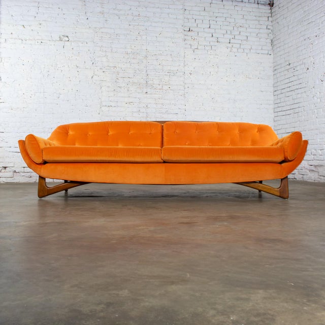Adrian Pearsall Mid-20th Century MCM Adrian Pearsall Style Gondola Sofa Orange Velveteen Fabric For Sale - Image 4 of 18