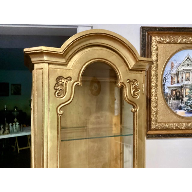 Weiman Vintage Hollywood Regency Style Gold Lighted Curio Display Cabinet 1940s Lighted With Drawer For Sale - Image 12 of 17