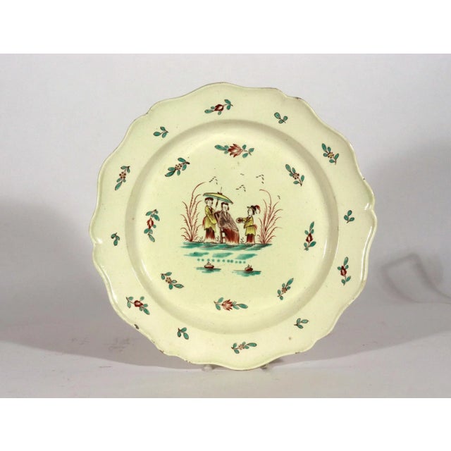 Pair of Large English Creamware Chinoiserie Dishes, Circa 1780 For Sale - Image 4 of 10