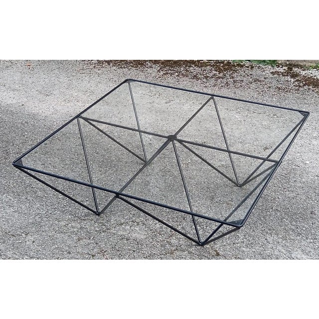 Dimensions: 100 x 100 x 35 cm (L x W x H). Coffee table in the style of the Alanda model by Paolo Piva (Italy, 1980). Very...