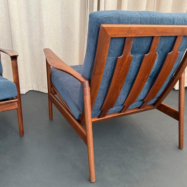 Wood 1960s Pair of Scandinavian Modern Lounge Chairs by Ib Kofod-Larsen for Selig For Sale - Image 7 of 9