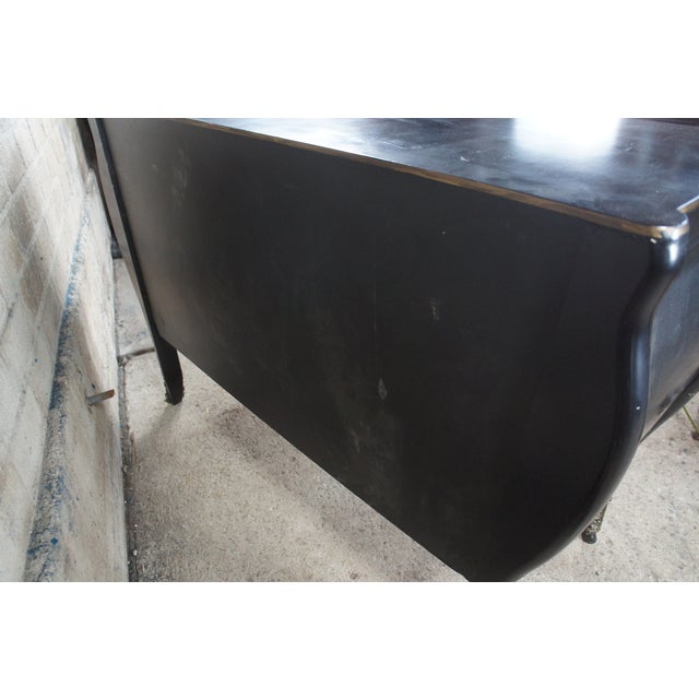 French Louis XV Style Chinoiserie Serpentine Bombe Commode Chest of Drawers For Sale - Image 9 of 12