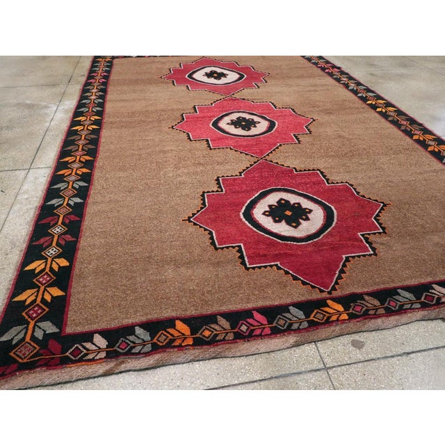 Galerie Shabab Collection Mid-20th Century Handmade Turkish Anatolian Tribal Room Size Carpet For Sale In New York - Image 6 of 8