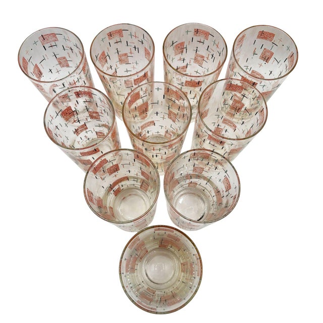 This set of ten premium cocktail glasses epitomizes Mid-Century Googie style. Featuring a vibrant atomic print of coral...