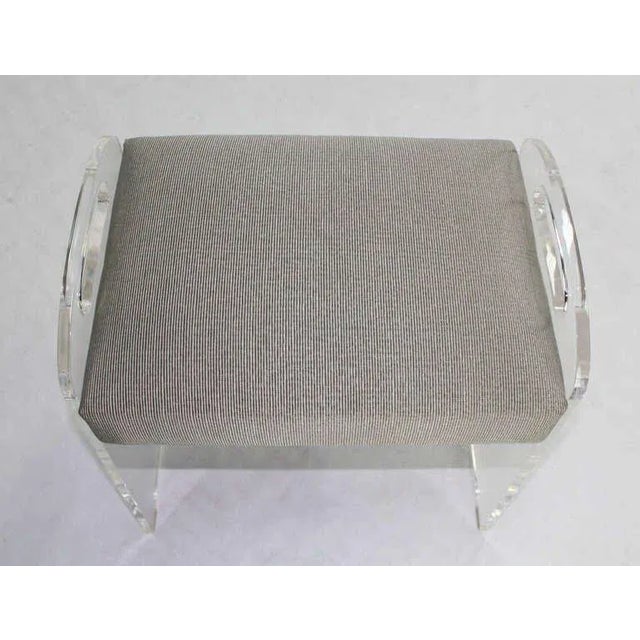 Transparent Mid-Century Modern Lucite Piano Bench For Sale - Image 8 of 9