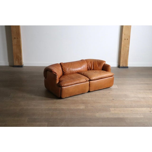 Confidential Sofa in Cognac Leather by Alberto Rosselli for Saporiti, Italy, 1970s For Sale - Image 6 of 10
