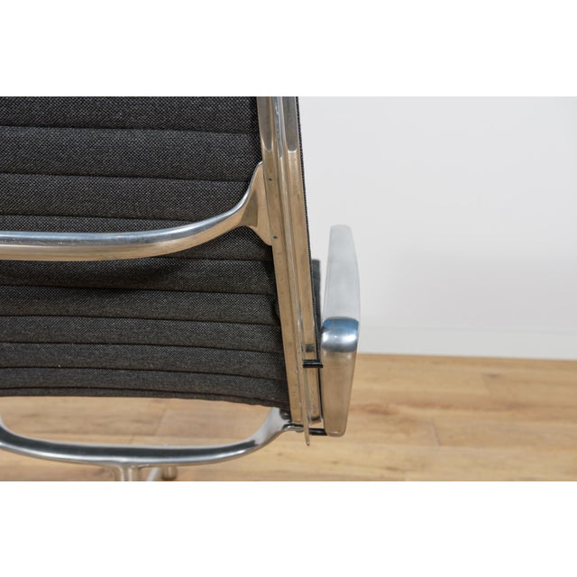 EA124 Lounge Chair by Charles & Ray Eames for Herman Miller, United States, 1980s For Sale - Image 13 of 18