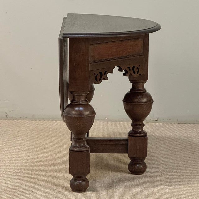 19th Century English Oak Gateleg Drop Leaf Occasional Table For Sale - Image 14 of 18