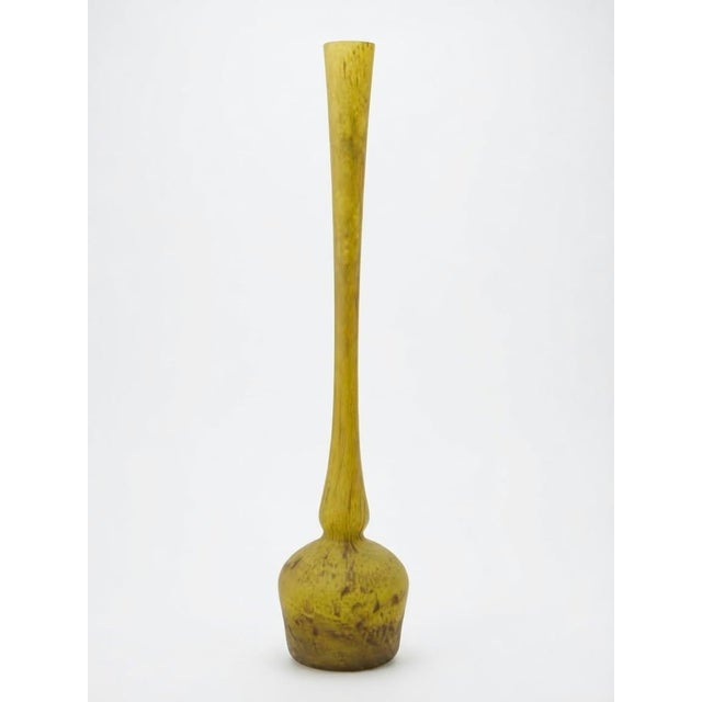 Glass Large Berluze Le Lorrain Vase in Marbled Yellow Glass from Daum, 1930 For Sale - Image 7 of 7